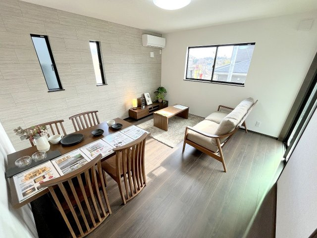 あきる野市草花の新築一戸建の居間・リビング|2025年2月撮影