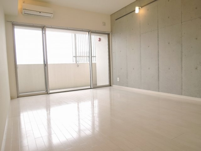 【居間・リビング】 | 即日案内可能です♪現地待ち合わせOK！どの物件でも当社でお得にご案内できますのでまとめて内覧ください♪