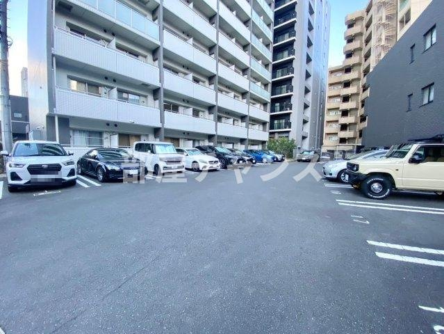 スカイコート千代田の駐車場