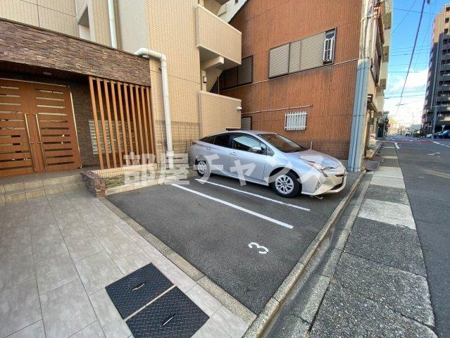 スカイコート松原の駐車場