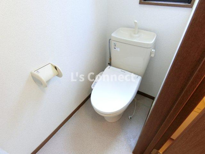 【トイレ】 | グランディ桜ヶ丘 | 温水洗浄便座付きのトイレ。