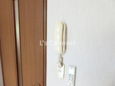 【セキュリティ】 | グランディ桜ヶ丘 | インターホンで来客の確認ができます。