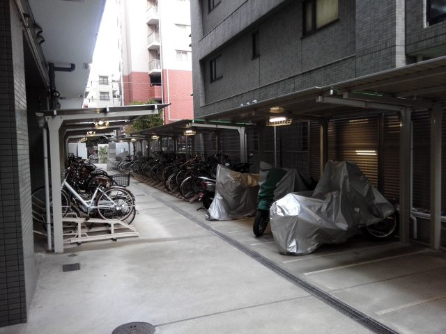 【駐輪場】 | コスモフォーラム三鷹（空室） | 物件の東側にある駐輪場　防犯カメラもございます。月額300円