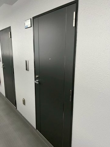 【玄関】 | コスモフォーラム三鷹（空室） | 玄関扉は新しく交換したばかりです。