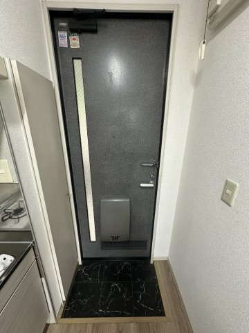 ドエル三芝の玄関
