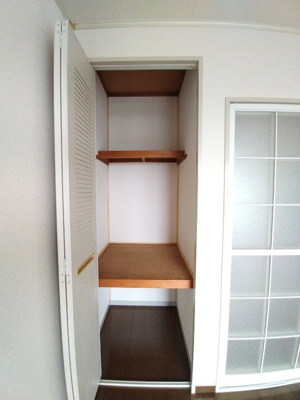 ★仕切り付きで収納しやすい★