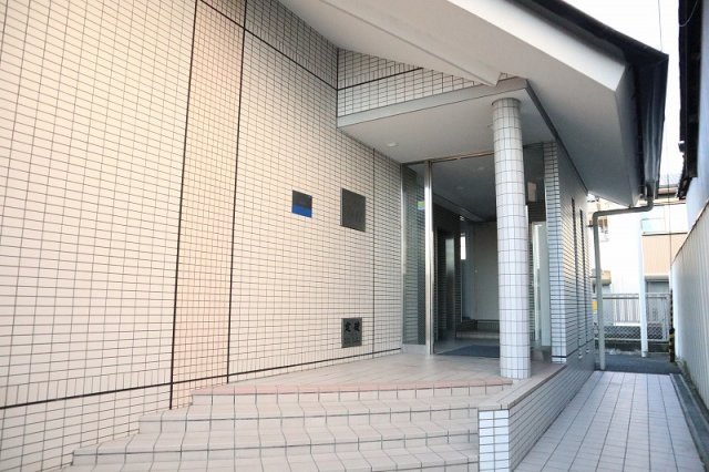 サンコート春日のエントランス