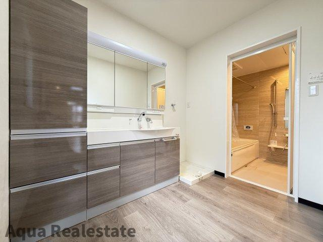 仲多度郡琴平町榎井 戸建の独立洗面台|独立洗面台、朝の身支度には欠かせません