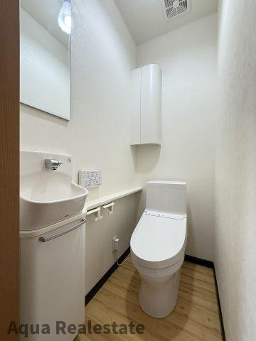 仲多度郡琴平町榎井 戸建のトイレ|落ち着いた色調のトイレです