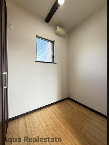 仲多度郡琴平町榎井 戸建の収納|玄関正面の収納スペースです