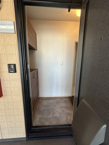 サングリーンB棟の玄関