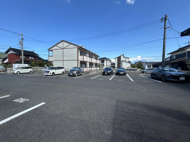 サングリーンB棟の駐車場