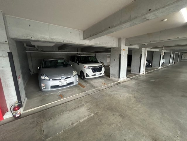 【駐車場】 | サンロード汐の宮