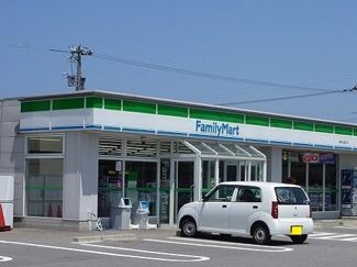 【周辺】 | フォンテーヌ | ファミリーマート魚津北鬼江店まで500m