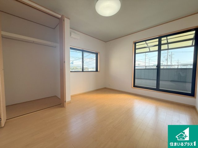 堺市北区金岡町　中古一戸建ての寝室|収納スペースが充実しているので子供の成長に合わせてたくさん収納ができます！家族構成に合わせた様々な活用ができる収納！