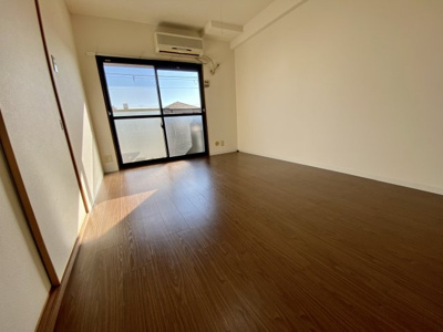 【居間・リビング】 | レイダント畑屋敷