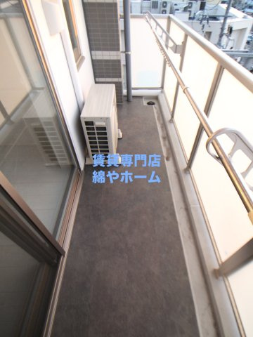 KOUKEN　BLDG.のバルコニー|開放的で明るい空間を演出してくれるバルコニーです