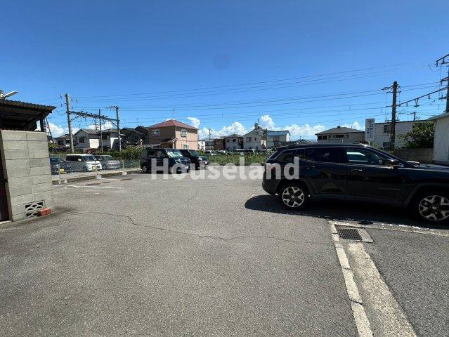 ハイツ有本の駐車場