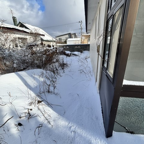 室蘭市白鳥台5丁目41-11戸建の庭