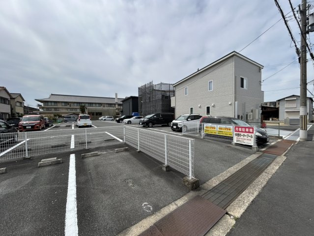 中西モータープールの外観|外観もきれいです