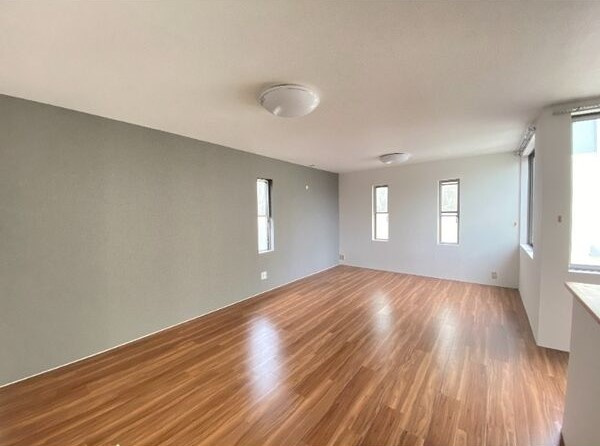 ユニキューブ緑区砂田Sの居間・リビング