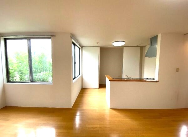 ユニキューブ緑区砂田Sの居間・リビング