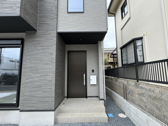 市川市八幡６丁目新築戸建【北方小学校：9分】のエントランス|エントランス・玄関ポーチ