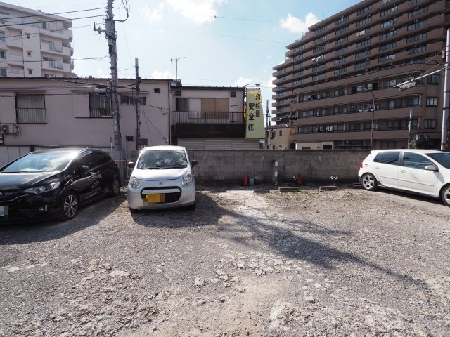 赤羽北2-20-10駐車場