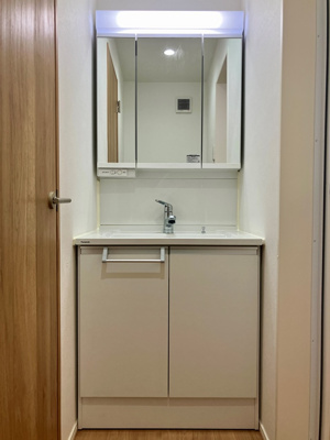 【洗面所】 | 矢向戸建 | 忙しい朝には欠かせない洗面所です