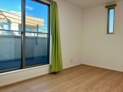 【寝室】 | 矢向戸建 | 広くて明るい寝室