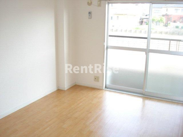 メゾンエクセルⅡの居間・リビング|南洋間