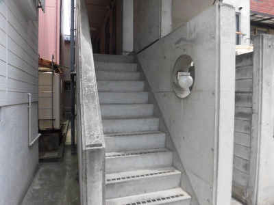 【その他共用部分】 | ビルディングⅠ | 綺麗に使用されている共用階段です。