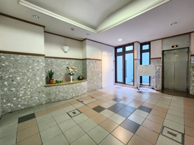 【エントランス】 | エバーグリーン牛田 | 管理の行き届いた綺麗なエントランスです