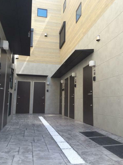 中野区若宮３丁目のアパートのエントランス