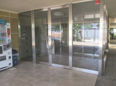 【エントランス】 | 第５アローズ新大阪 | きれいなエントランスです