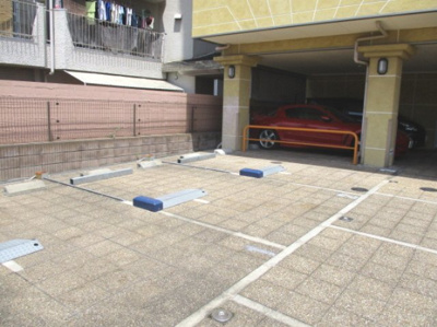 【駐車場】 | 第５アローズ新大阪 | 駐車場です