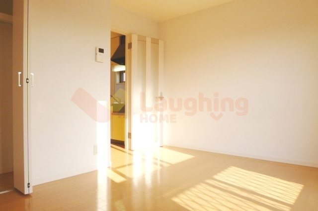 クレフラスト久留米大Aの内装|明るい色調の室内です