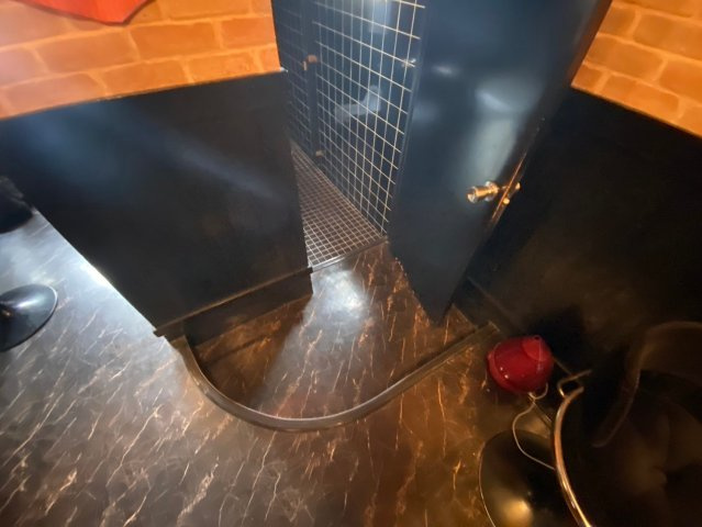 刈谷市東境町坂田様店舗の内装