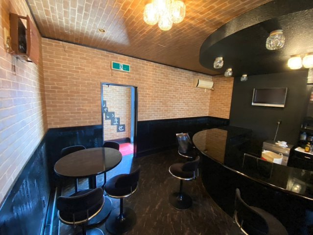 刈谷市東境町坂田様店舗の内装