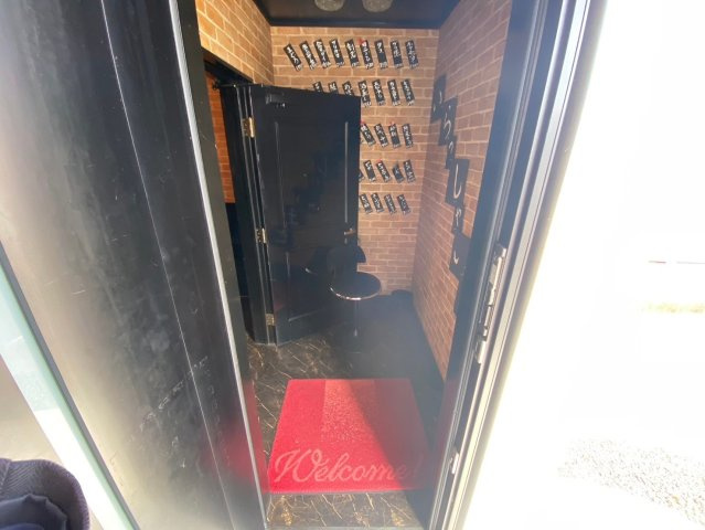 刈谷市東境町坂田様店舗の玄関