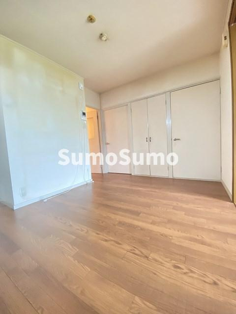 ハイツ八興の居間・リビング