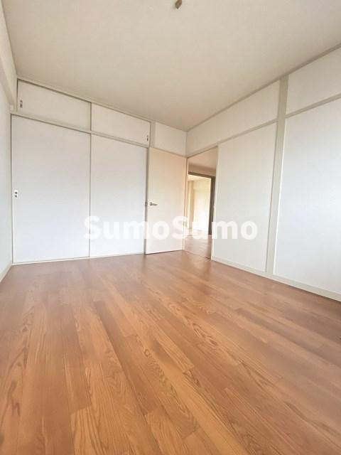 ハイツ八興の寝室