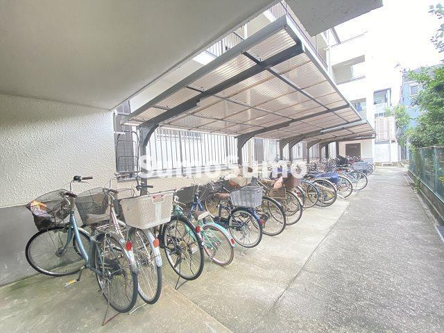 ハイツ八興の駐車場