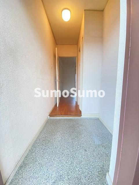 ハイツ八興の玄関