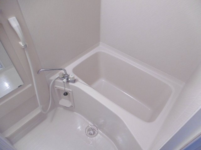 ガーデニア【10,000円キャッシュバック対象物件】の浴室|お風呂です