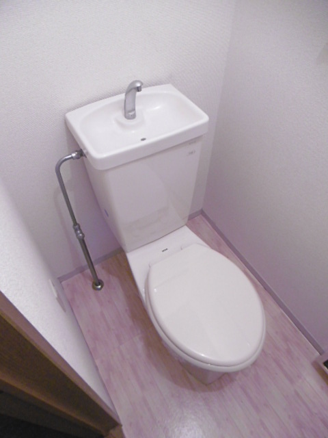 ガーデニア【10,000円キャッシュバック対象物件】のトイレ|シンプルで使いやすいトイレです