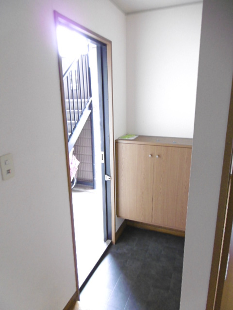 ガーデニア【10,000円キャッシュバック対象物件】の玄関