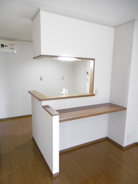 ガーデニア【10,000円キャッシュバック対象物件】の居間・リビング|ゆったりとした居間です