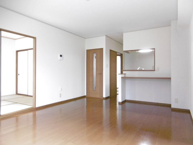 ガーデニア【10,000円キャッシュバック対象物件】の洋室|リビングです