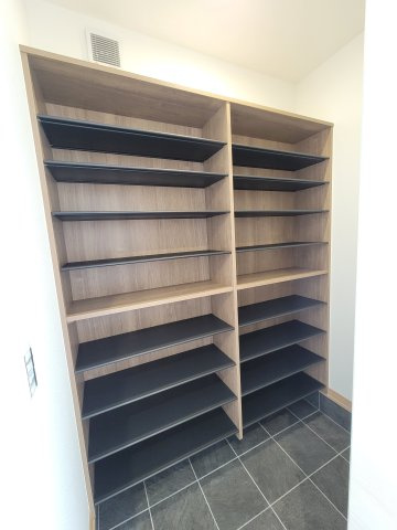 直川小学校前・新築戸建の玄関